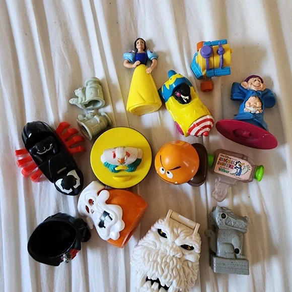 1990s Mcdonalds Happy Meal Toys LOT OF 12 Vintage Snow White Halloween Spiderman - Picture 1 of 4